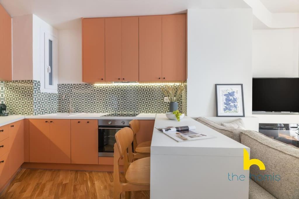 Romantic Nest With Electrical Fireplace Near Acropolis Apartment