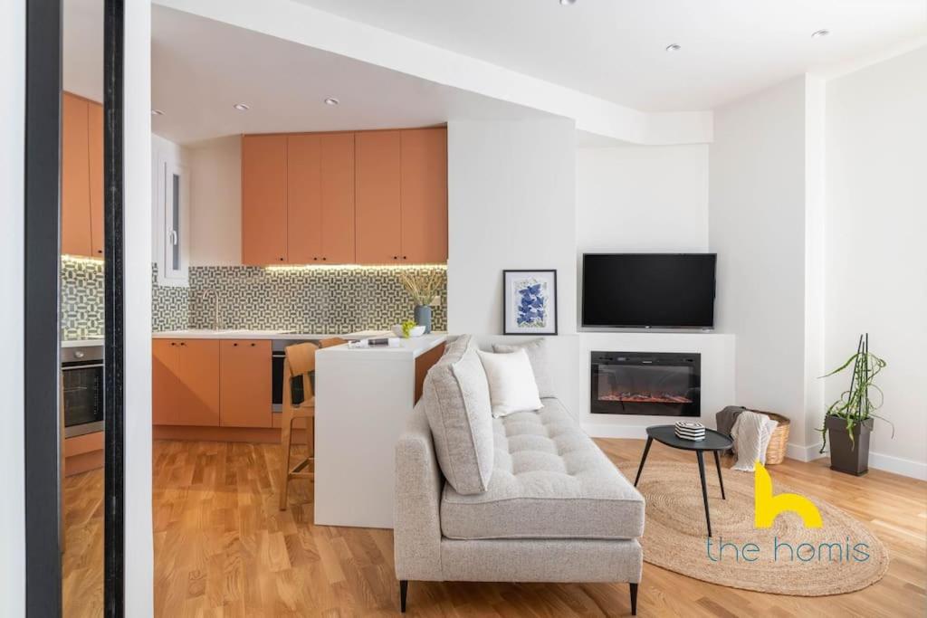 Romantic Nest With Electrical Fireplace Near Acropolis Apartment *