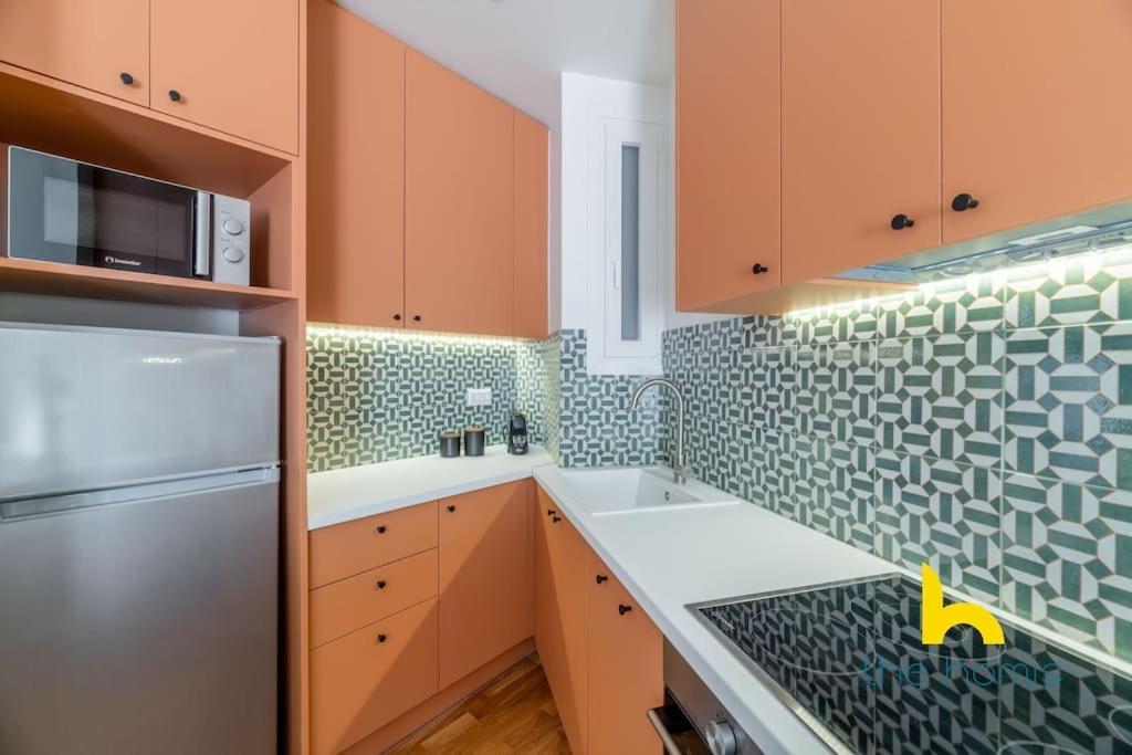 Romantic Nest With Electrical Fireplace Near Acropolis Apartment *